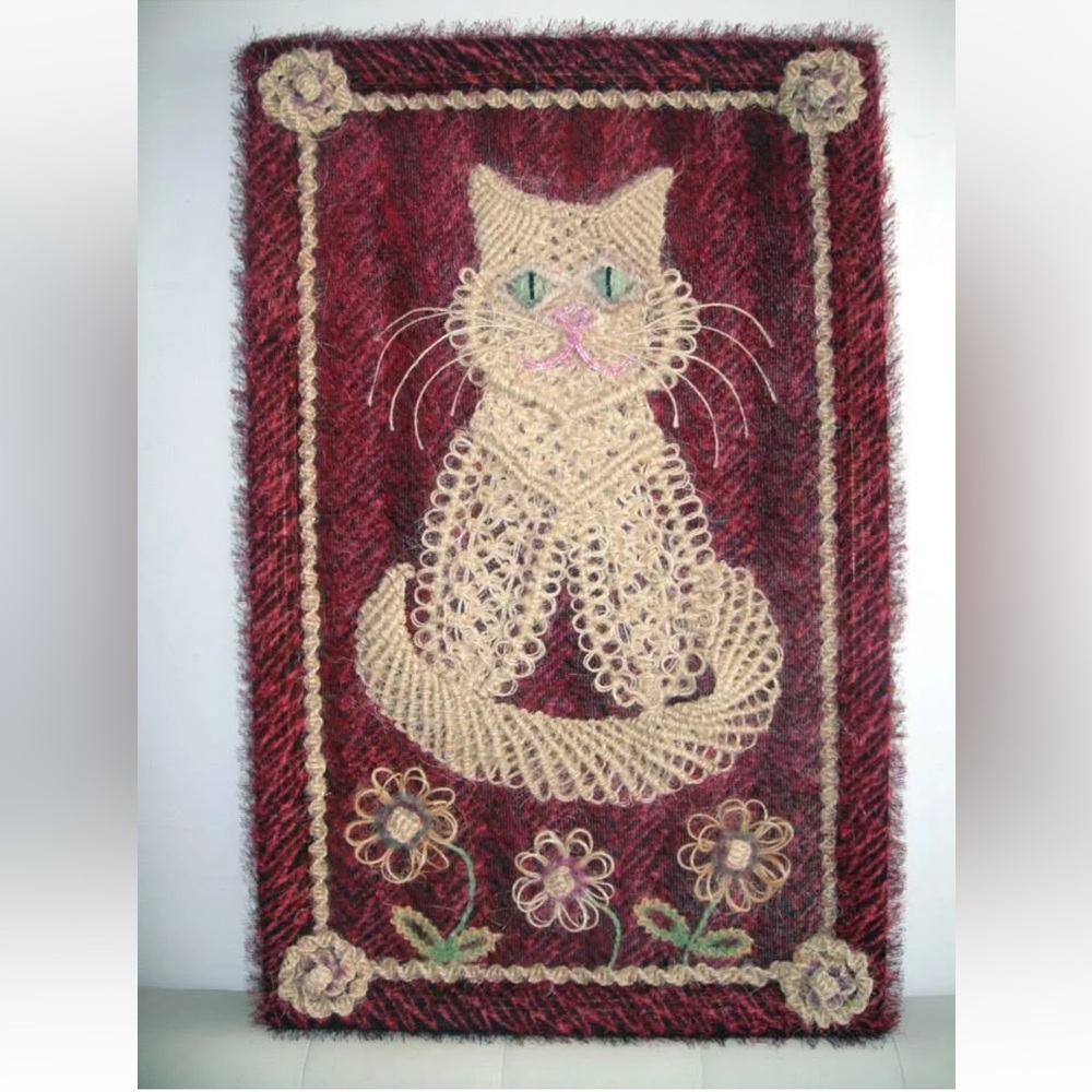 Cat and flowers. Macrame art: wall hanging. Original, handwork, one of a kind ;)